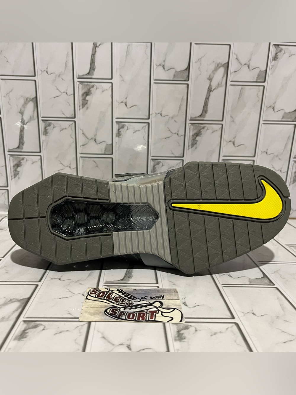 New Nike Romaleos 4 Weightlifting Shoes Gym Crossfit Workout Grey Yellow Mens - Picture 11 of 16